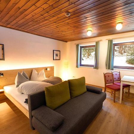 Apartpension Baerenwirt Leutasch Exterior foto