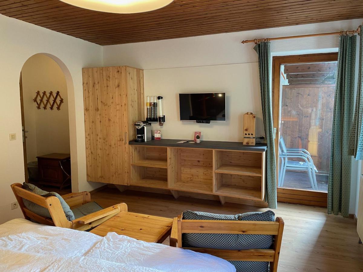 Apartpension Baerenwirt Leutasch Exterior foto