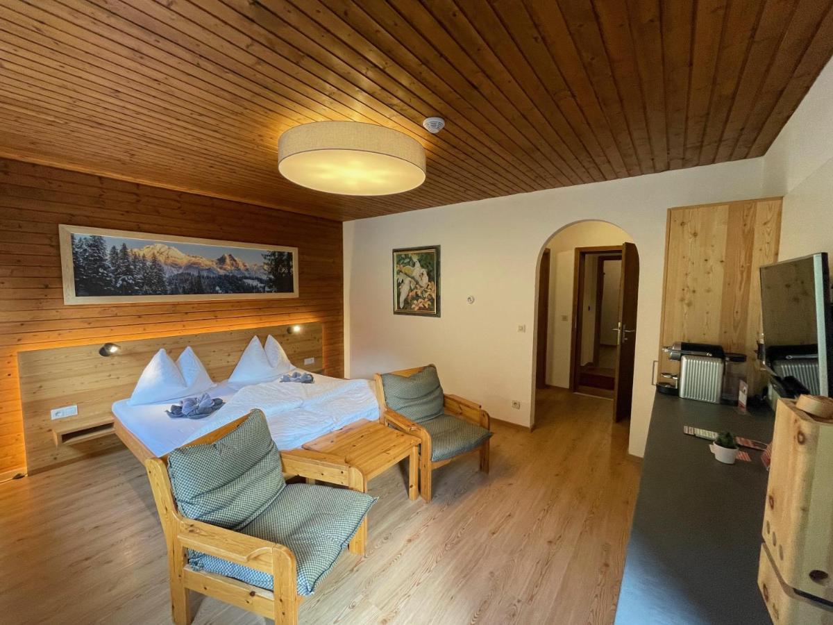 Apartpension Baerenwirt Leutasch Exterior foto